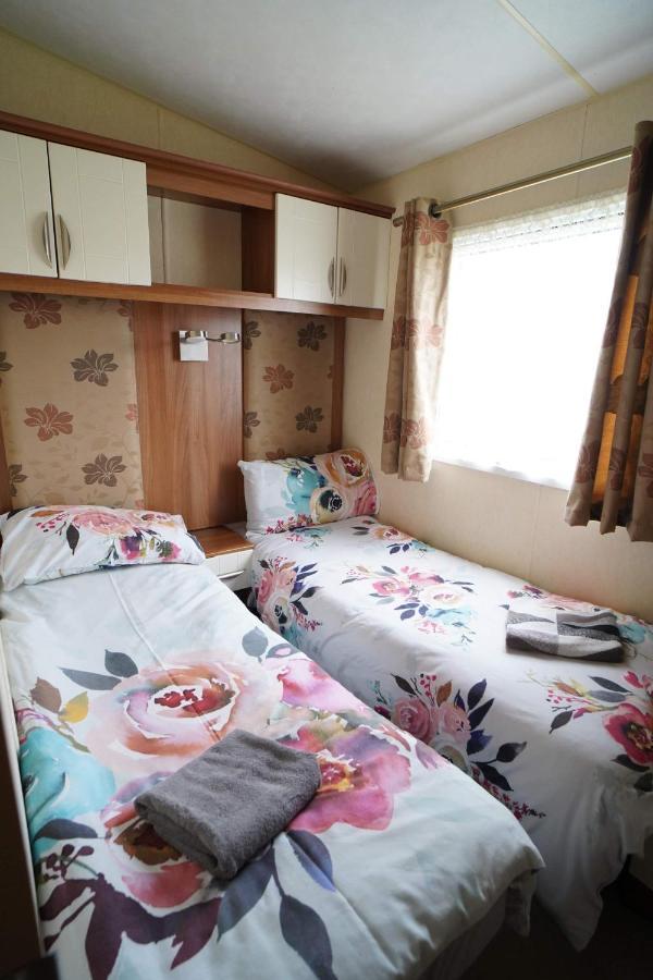 Villa Manor Park Hunstanton Pets Go Free Linen Included Exterior foto